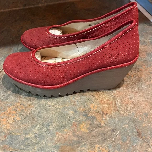 Fly London size 36 red leather wedge pump - Picture 4 of 10